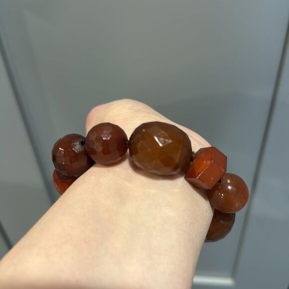 Elegant Brown Beaded Bracelet - Picture 2 of 3